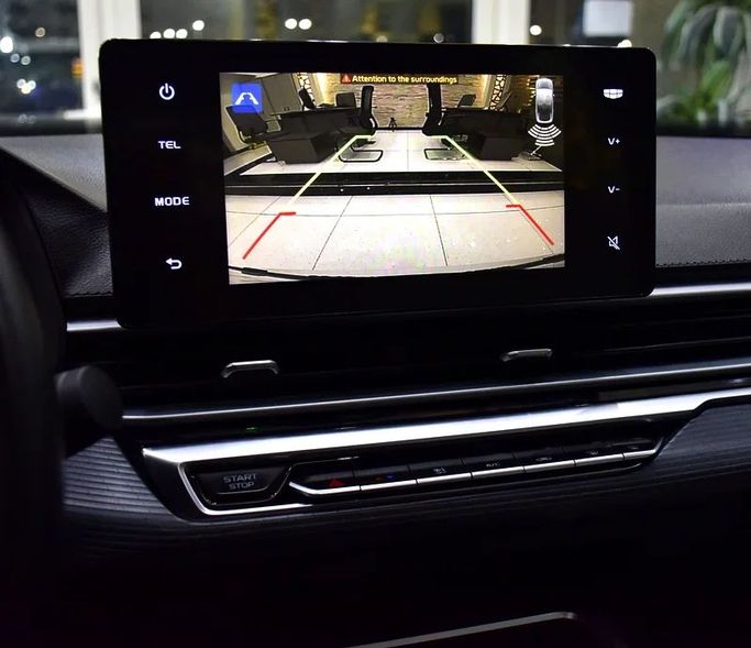 Подержанный Geely Emgrand II, 1.5 л, 2024 в Шардже от Honey Gidosha Used Cars Tr. Белый цвет. GCC | AUTO.AE