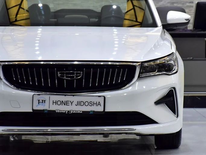 Подержанный Geely Emgrand II, 1.5 л, 2024 в Шардже от Honey Gidosha Used Cars Tr. Белый цвет. GCC | AUTO.AE