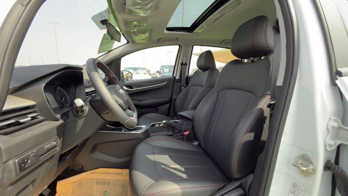 Новый Geely GX3 Pro, 1.5 л, 2025 в Шардже от Badar Used Cars Белый цвет.  | AUTO.AE