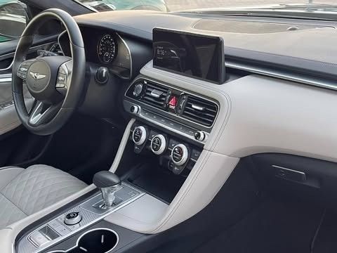 Used Genesis G70 I Facelift, 3.3 l, 2023 in Sharjah by Al Nukhba Al Malakyah Used Cars, Grey color. American Specs | AUTO.AE