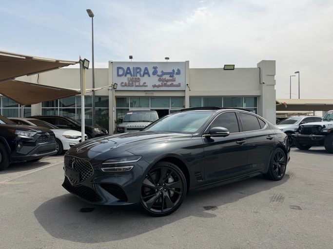 Подержанный Genesis G70 I Рестайлинг, 3.3 л, 2023 в Шардже от Daira Used Cars Серебристый цвет. Американская | AUTO.AE