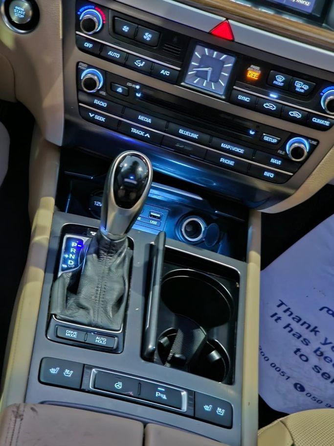 Подержанный Genesis G80 I, 3.8 л, 2015 в Шардже от Al Helal Al Abyadh Used Cars Черный цвет. Американская | AUTO.AE