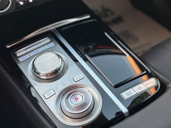 Подержанный Genesis G80 II, 2.5 л, 2023 в Шардже от Badar Used Cars Черный цвет.  | AUTO.AE