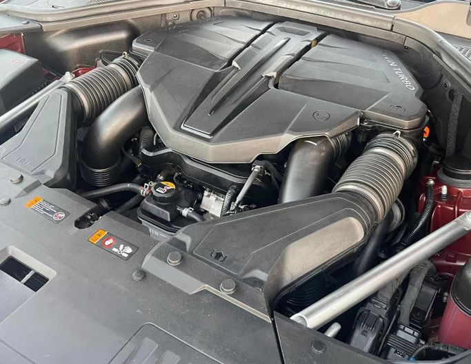 Подержанный Genesis GV80 I, 3.5 л, 2021 в Шардже от Al Nukhba Al Malakyah Used Cars Бордовый цвет. Американская | AUTO.AE