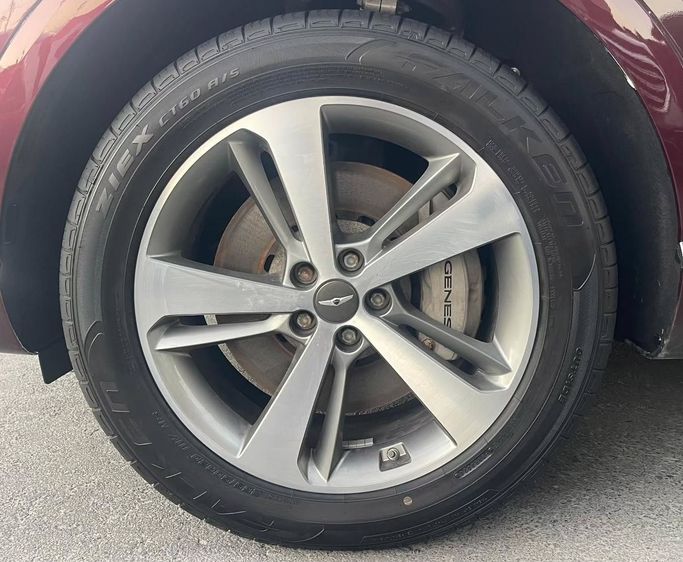 Подержанный Genesis GV80 I, 3.5 л, 2021 в Шардже от Al Nukhba Al Malakyah Used Cars Бордовый цвет. Американская | AUTO.AE