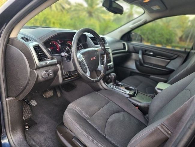Подержанный GMC Acadia I Рестайлинг, 3.6 л, 2016 в Шардже от Nassem Al Sham Used Cars Синий цвет. GCC | AUTO.AE