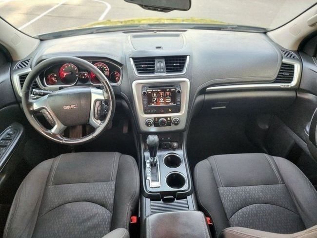 Подержанный GMC Acadia I Рестайлинг, 3.6 л, 2016 в Шардже от Nassem Al Sham Used Cars Синий цвет. GCC | AUTO.AE