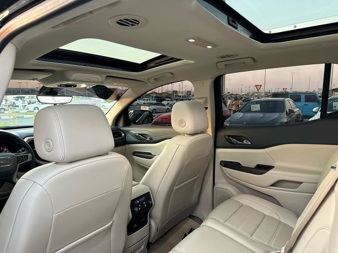 Used GMC Acadia II Facelift, 3.6 l, 2023 in Sharjah by Badar Used Cars, Black color.  | AUTO.AE