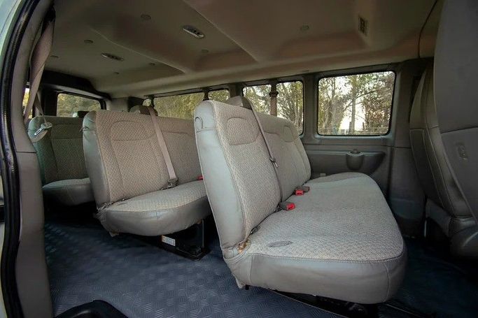 Подержанный GMC Savana I Рестайлинг, 6.0 л, 2019 в Шардже от First Choice Cars Белый цвет. GCC | AUTO.AE