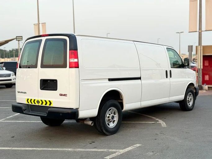 Подержанный GMC Savana I Рестайлинг, 6.6 л, 2021 в Шардже от Al Saqr Al Mutaliq Белый цвет. GCC | AUTO.AE