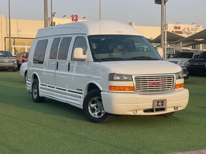 Used GMC Savana I Facelift, 6.0 l, 2005 in Sharjah by Badar Used Cars, White color.  | AUTO.AE