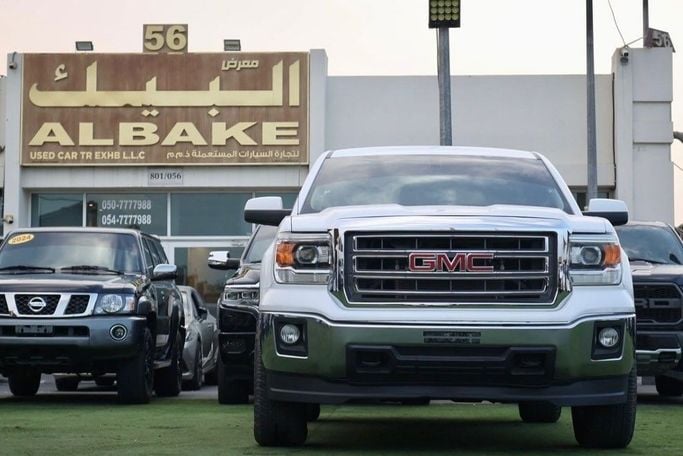 Подержанный GMC Sierra III (K2XX), 4.3 л, 2014 в Шардже от Al Bake Used Cars Белый цвет. GCC | AUTO.AE