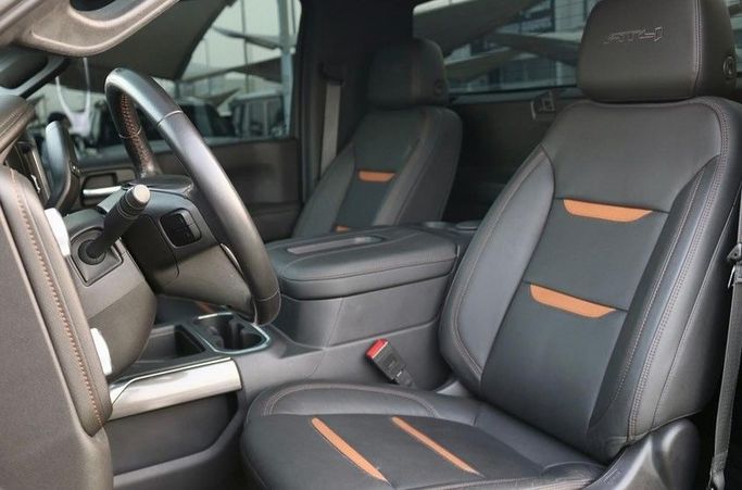 Подержанный GMC Sierra IV, 5.3 л, 2021 в Шардже от Al Bake Used Cars Серый цвет.  | AUTO.AE