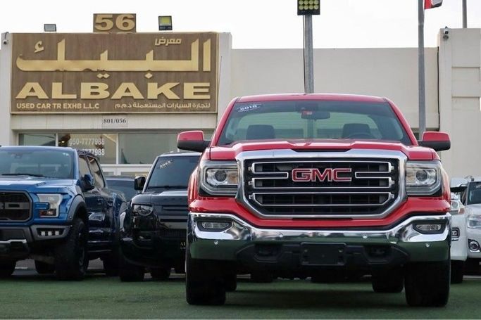 Подержанный GMC Sierra III (K2XX) Рестайлинг, 5.3 л, 2018 в Шардже от Al Bake Used Cars Красный цвет. GCC | AUTO.AE