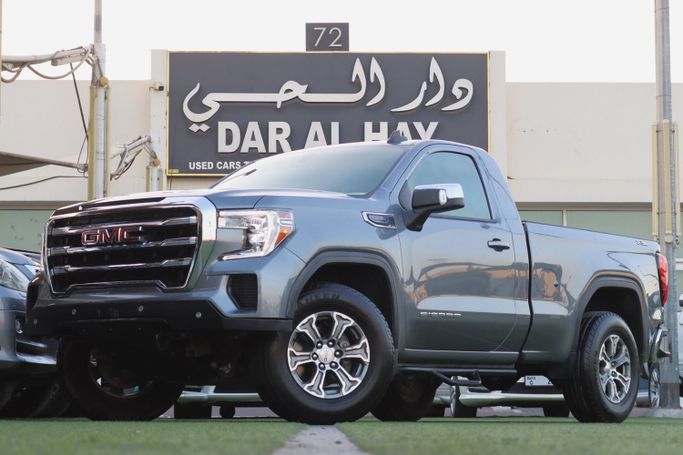 Подержанный GMC Sierra IV, 5.3 л, 2021 в Шардже от Dar Al Hay Used Cars Серый цвет. Other | AUTO.AE