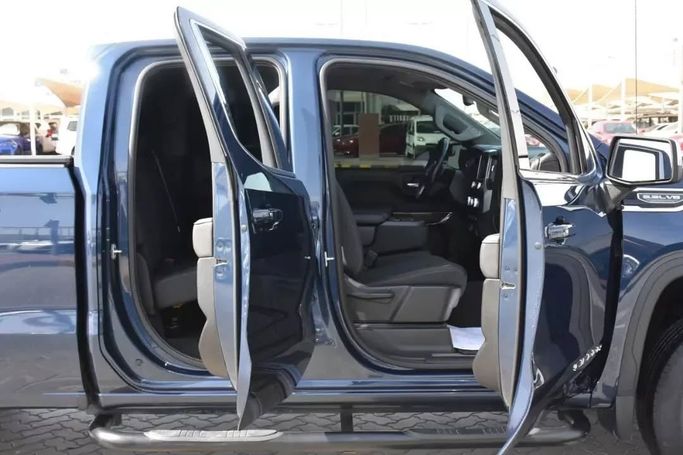 Used GMC Sierra IV, 5.3 l, 2021 in Sharjah by Alfaris Used Cars, Blue color. Other | AUTO.AE