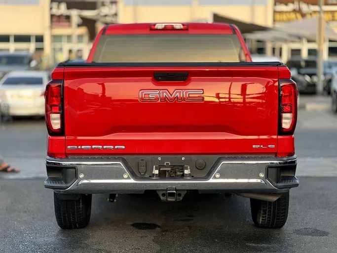 Подержанный GMC Sierra IV, 5.3 л, 2021 в Шардже от Taj Al Impratoor Used Cars Красный цвет. GCC | AUTO.AE