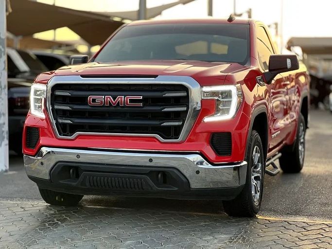 Подержанный GMC Sierra IV, 5.3 л, 2021 в Шардже от Taj Al Impratoor Used Cars Красный цвет. GCC | AUTO.AE