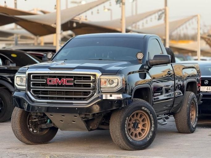 Подержанный GMC Sierra III (K2XX) Рестайлинг, 5.3 л, 2017 в Шардже от Al Suraj Al Muneer Used Cars Черный цвет. GCC | AUTO.AE