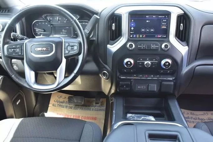 Подержанный GMC Sierra IV, 2.7 л, 2020 в Шардже от Alfaris Used Cars Белый цвет. Other | AUTO.AE