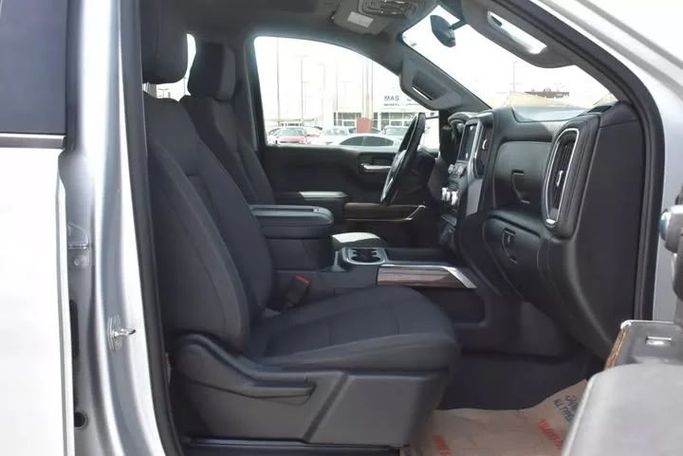 Подержанный GMC Sierra IV, 2.7 л, 2020 в Шардже от Alfaris Used Cars Белый цвет. Other | AUTO.AE