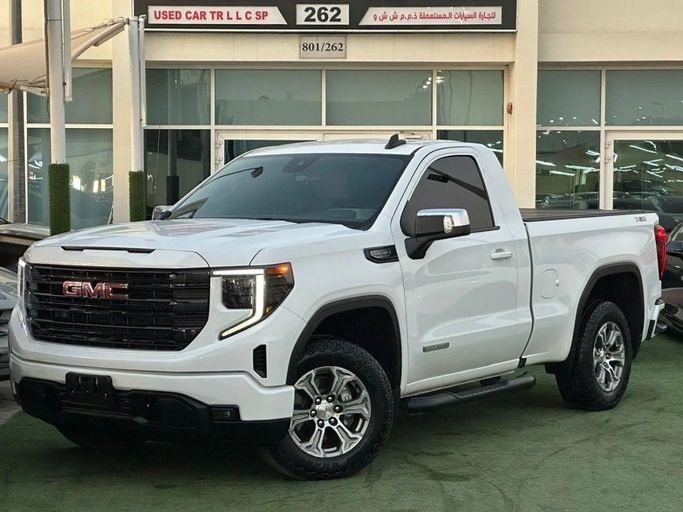 Подержанный GMC Sierra IV Рестайлинг, 5.3 л, 2023 в Шардже от Noor Al Seyoh Used Cars Белый цвет. GCC | AUTO.AE