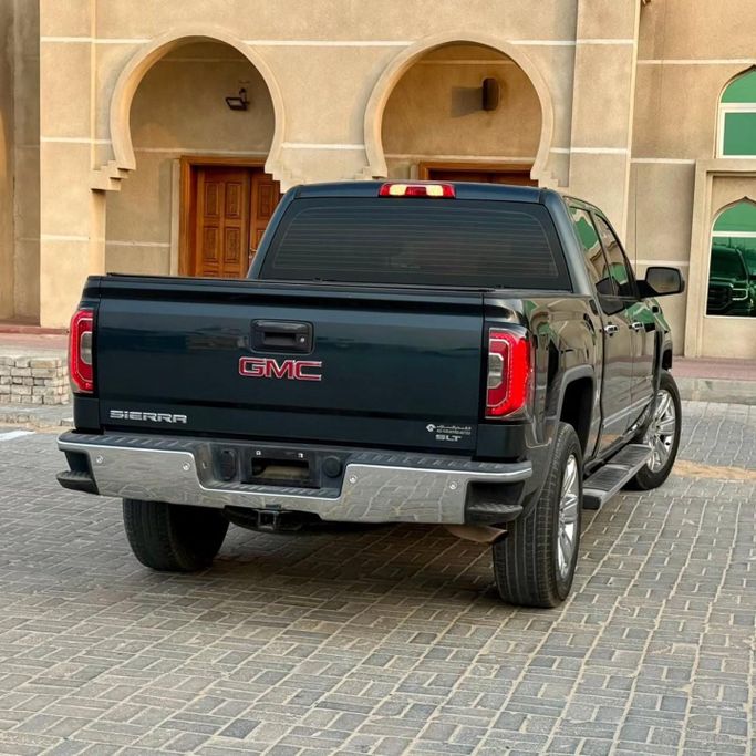Подержанный GMC Sierra III (K2XX) Рестайлинг, 6.2 л, 2017 в Шардже от Sarmad Cars Черный цвет. Other | AUTO.AE
