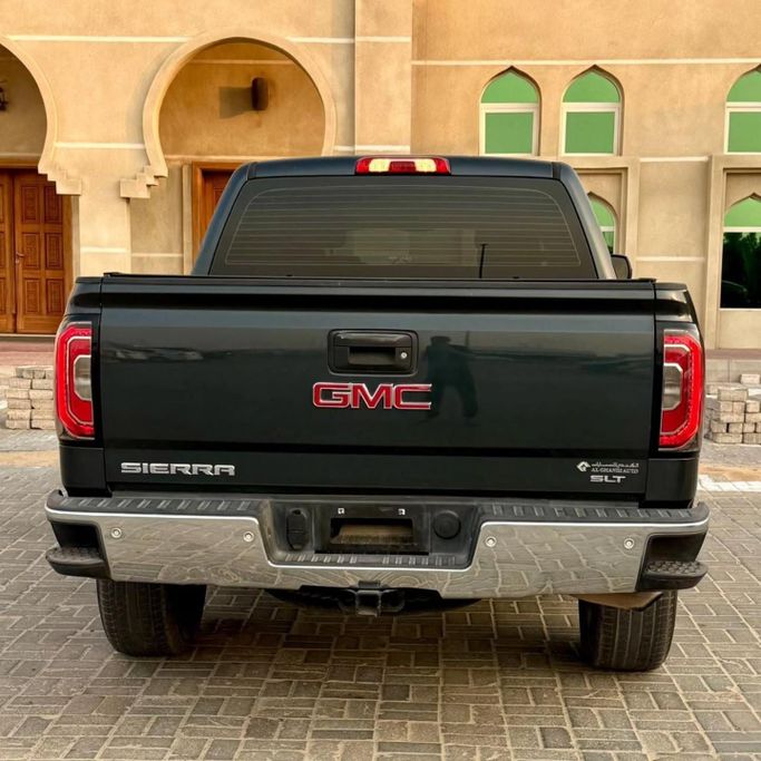 Подержанный GMC Sierra III (K2XX) Рестайлинг, 5.3 л, 2017 в Шардже от Sarmad Cars Черный цвет. Other | AUTO.AE