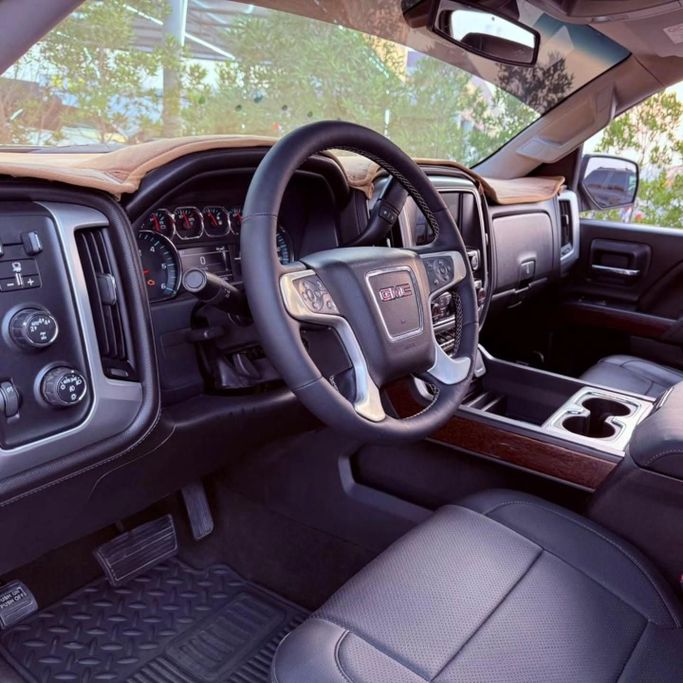 Подержанный GMC Sierra III (K2XX) Рестайлинг, 5.3 л, 2017 в Шардже от Sarmad Cars Черный цвет. Other | AUTO.AE