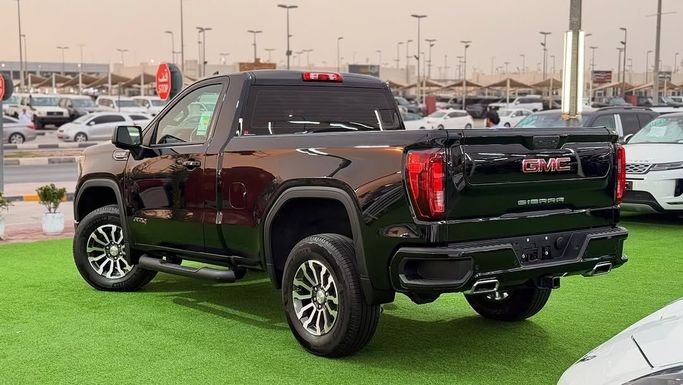 Used GMC Sierra IV Facelift, 5.3 l, 2023 in Sharjah by Badar Used Cars, Black color.  | AUTO.AE