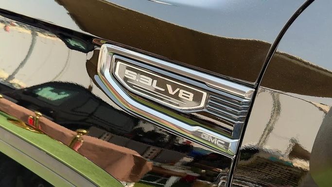 Used GMC Sierra IV Facelift, 5.3 l, 2022 in Sharjah by Badar Used Cars, Black color.  | AUTO.AE