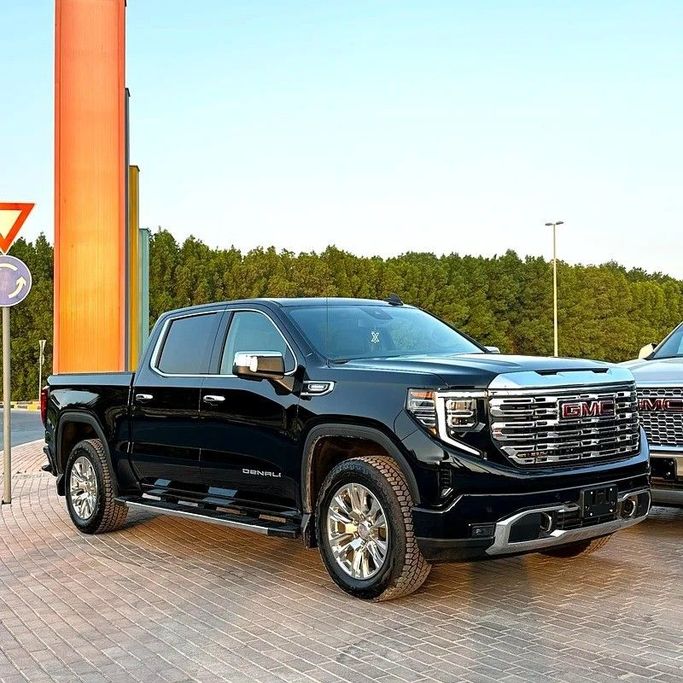 Подержанный GMC Sierra IV Рестайлинг, 3.0 л, 2025 в Шардже от Golden Desert Used Car Черный цвет. Other | AUTO.AE
