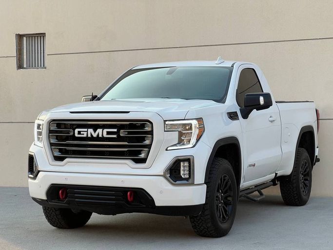 Подержанный GMC Sierra IV, 5.3 л, 2021 в Шардже от Union Used Cars Белый цвет. GCC | AUTO.AE