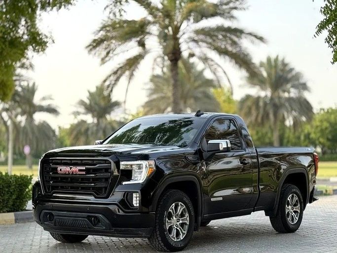 Подержанный GMC Sierra IV, 5.3 л, 2021 в Шардже от ASAL ALHAIBAH USED CARS Черный цвет. GCC | AUTO.AE