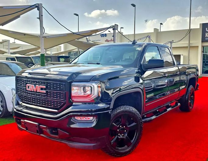 مستعملة GMC Sierra عملية شد الوجه III (K2XX), 6.2 l, 2018 في في الشارقة من khaled al fares، اللون أسود. المواصفات الأمريكية | AUTO.AE