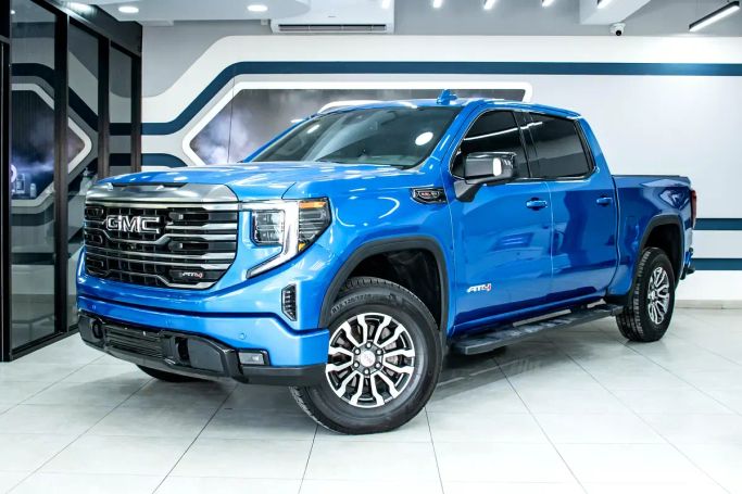 مستعملة GMC Sierra فيس ليفت IV, 6.2 l, 2023 في في الشارقة من Golden Desert Used Car، اللون أزرق فاتح.  | AUTO.AE | إعلان #263124