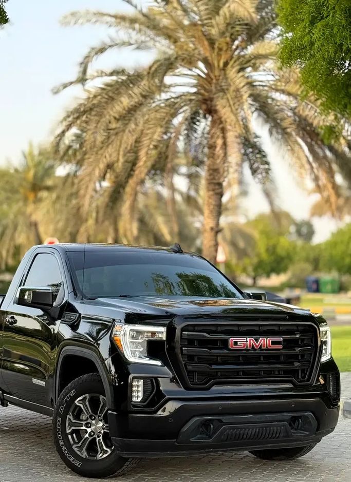 مستعملة ⁦GMC Sierra رابعاً، 5.3 l، 2021⁩ في في الإمارات, الشارقة من ASAL ALHAIBAH USED CARS، اللون أسود. مواصفات الخليج | AUTO.AE | إعلان #287288