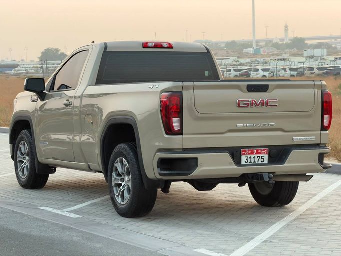 مستعملة GMC Sierra فيس ليفت IV، 5.3 لتر، 2022 في الإمارات، الشارقة من Union Used Cars، اللون بيج. مواصفات الخليج | AUTO.AE | إعلان #293986 — صورة 5 من 8