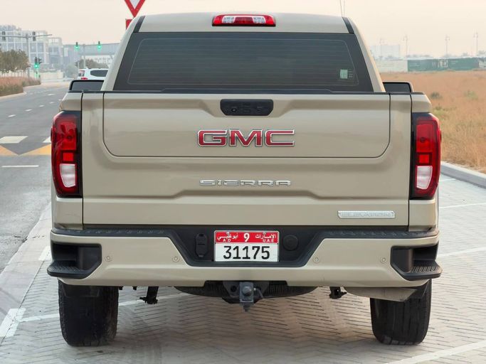 مستعملة GMC Sierra فيس ليفت IV، 5.3 لتر، 2022 في الإمارات، الشارقة من Union Used Cars، اللون بيج. مواصفات الخليج | AUTO.AE | إعلان #293986 — صورة 6 من 8