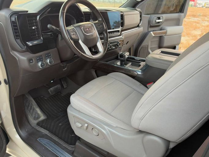 مستعملة GMC Sierra فيس ليفت IV، 5.3 لتر، 2022 في الإمارات، الشارقة من Union Used Cars، اللون بيج. مواصفات الخليج | AUTO.AE | إعلان #293986 — صورة 7 من 8
