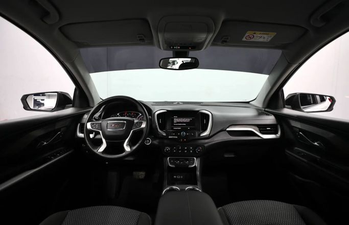 Подержанный GMC Terrain II Рестайлинг, 1.5 л, 2023 в Шардже от Al Qassem Cars Trading Белый цвет. GCC | AUTO.AE