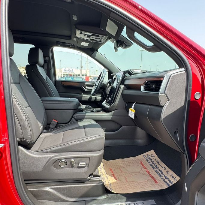 Новый GMC Yukon XL V Рестайлинг, 6.2 л, 2025 в Шардже от Alfaris Used Cars Красный цвет.  | AUTO.AE