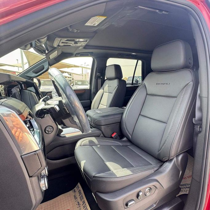 Used GMC Yukon V Facelift, 6.2 l, 2025 in Sharjah by Alfaris Used Cars, Red color. Other | AUTO.AE