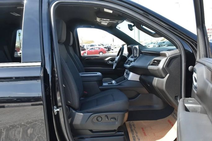 Подержанный GMC Yukon V, 5.3 л, 2022 в Шардже от Alfaris Used Cars Черный цвет. Other | AUTO.AE