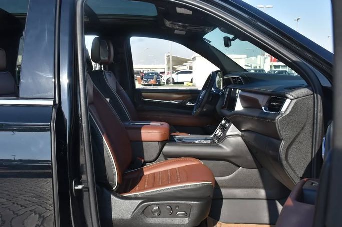 Used GMC Yukon V, 5.3 l, 2023 in Sharjah by Alfaris Used Cars, Black color. Other | AUTO.AE