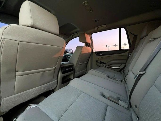 Used GMC Yukon V, 5.3 l, 2020 in Sharjah by Al Rukin Al Saudi, White color. GCC Specs | AUTO.AE