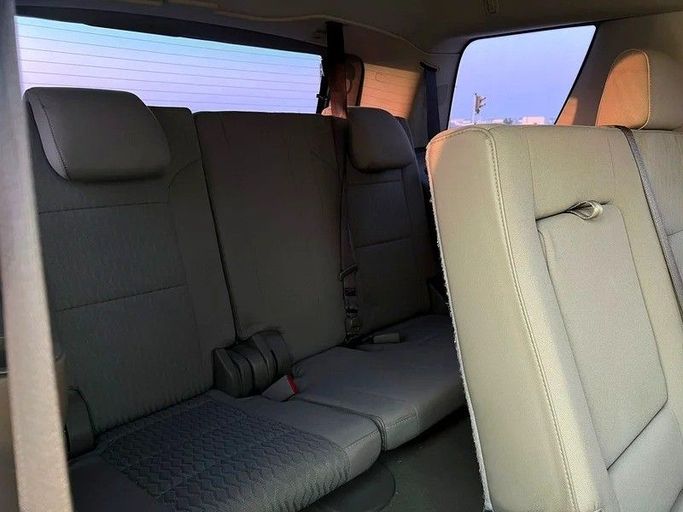 Used GMC Yukon V, 5.3 l, 2020 in Sharjah by Al Rukin Al Saudi, White color. GCC Specs | AUTO.AE