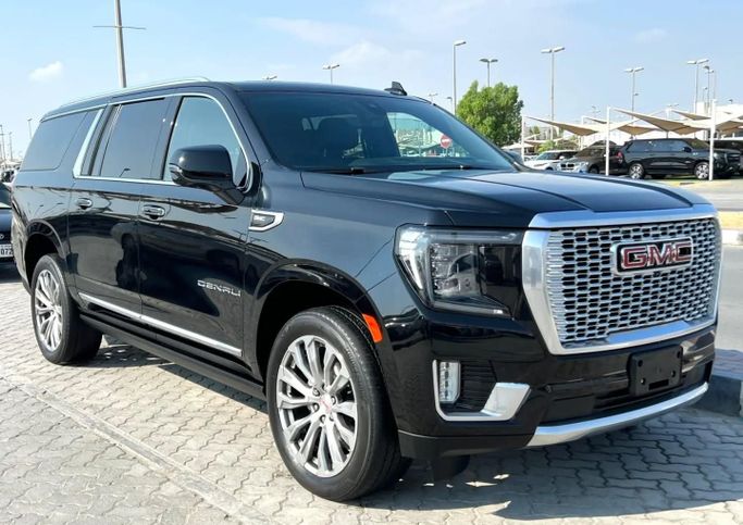 Подержанный GMC Yukon XL V, 6.2 л, 2021 в Шардже от Alfaris Used Cars Черный цвет. Other | AUTO.AE