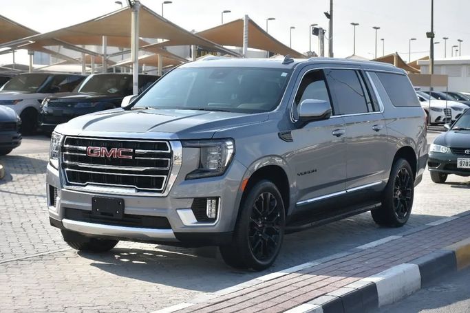 Подержанный GMC Yukon XL V, 5.3 л, 2023 в Шардже от Alfaris Used Cars Серебристый цвет. Other | AUTO.AE