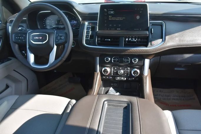 Подержанный GMC Yukon XL V, 5.3 л, 2023 в Шардже от Alfaris Used Cars Серебристый цвет. Other | AUTO.AE